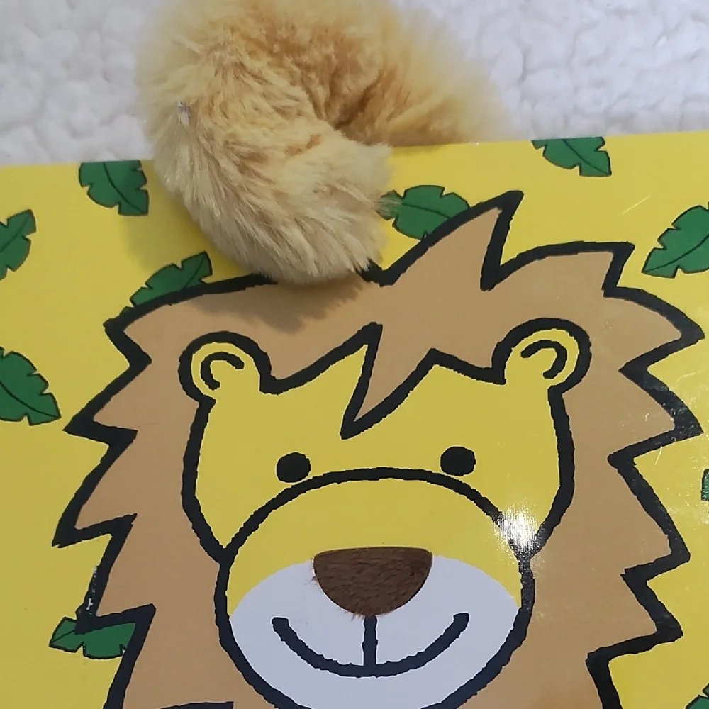 Jellycat‎ Yellow Lion Board Book
